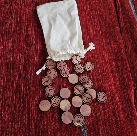 24 Elder Futhark Old Norse Runes Red Cedar - Picture 3 of 4